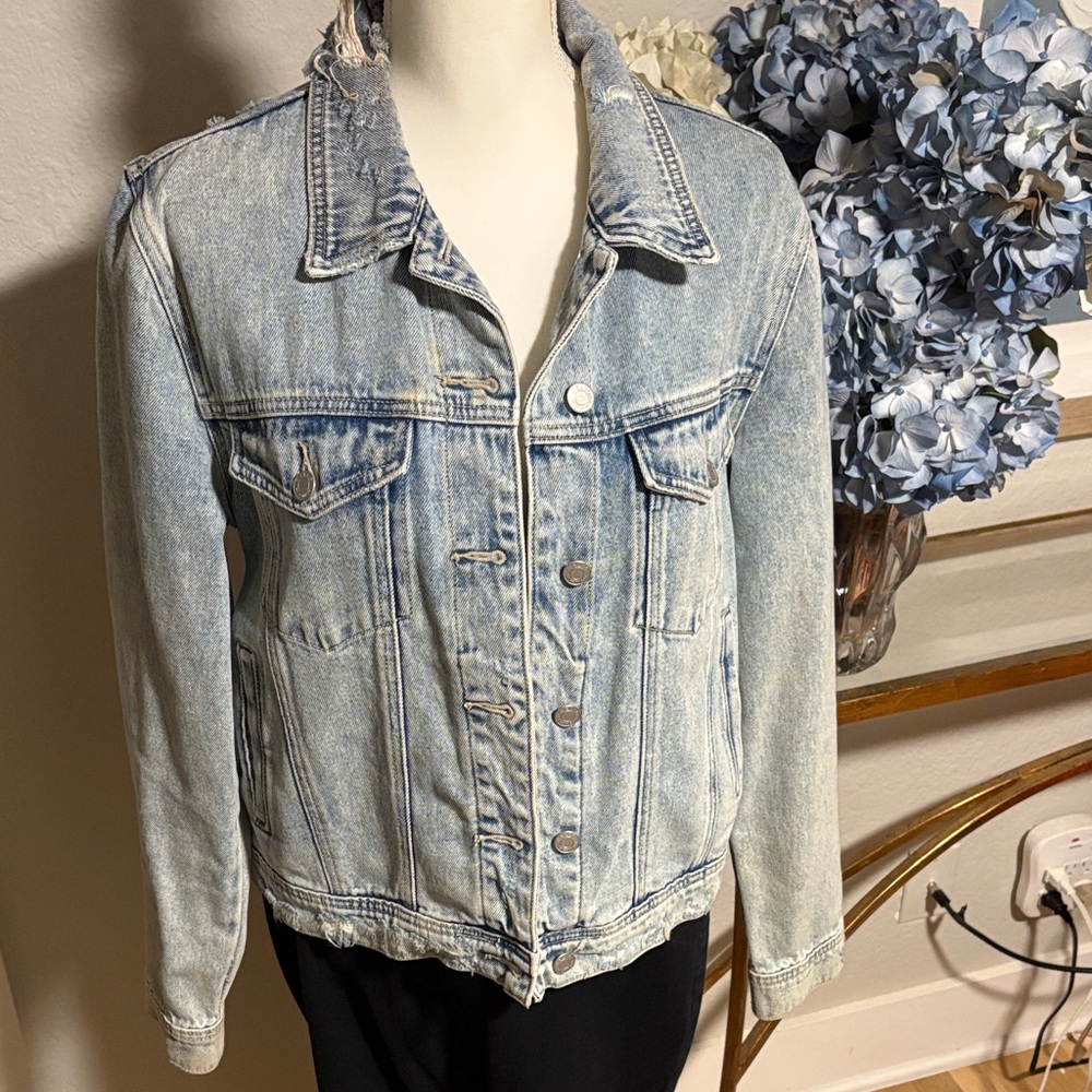 Cello distressed denim jacket sz Large